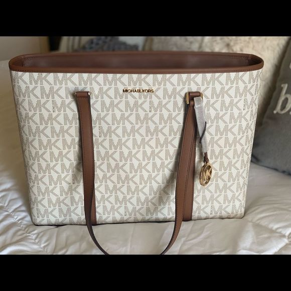 Authentic Michael Kors LG MF TZ tote New with Tag - Picture 4 of 10